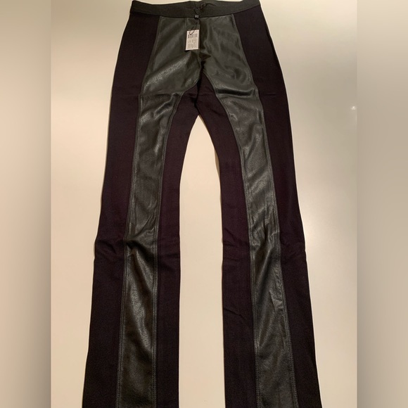 Black pants - Picture 1 of 3